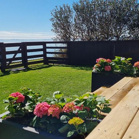 Red Rock Cottage, Beachfront Luxury Clarks Beach Extérieur photo
