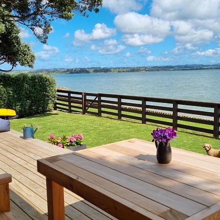 Red Rock Cottage, Beachfront Luxury Clarks Beach Extérieur photo