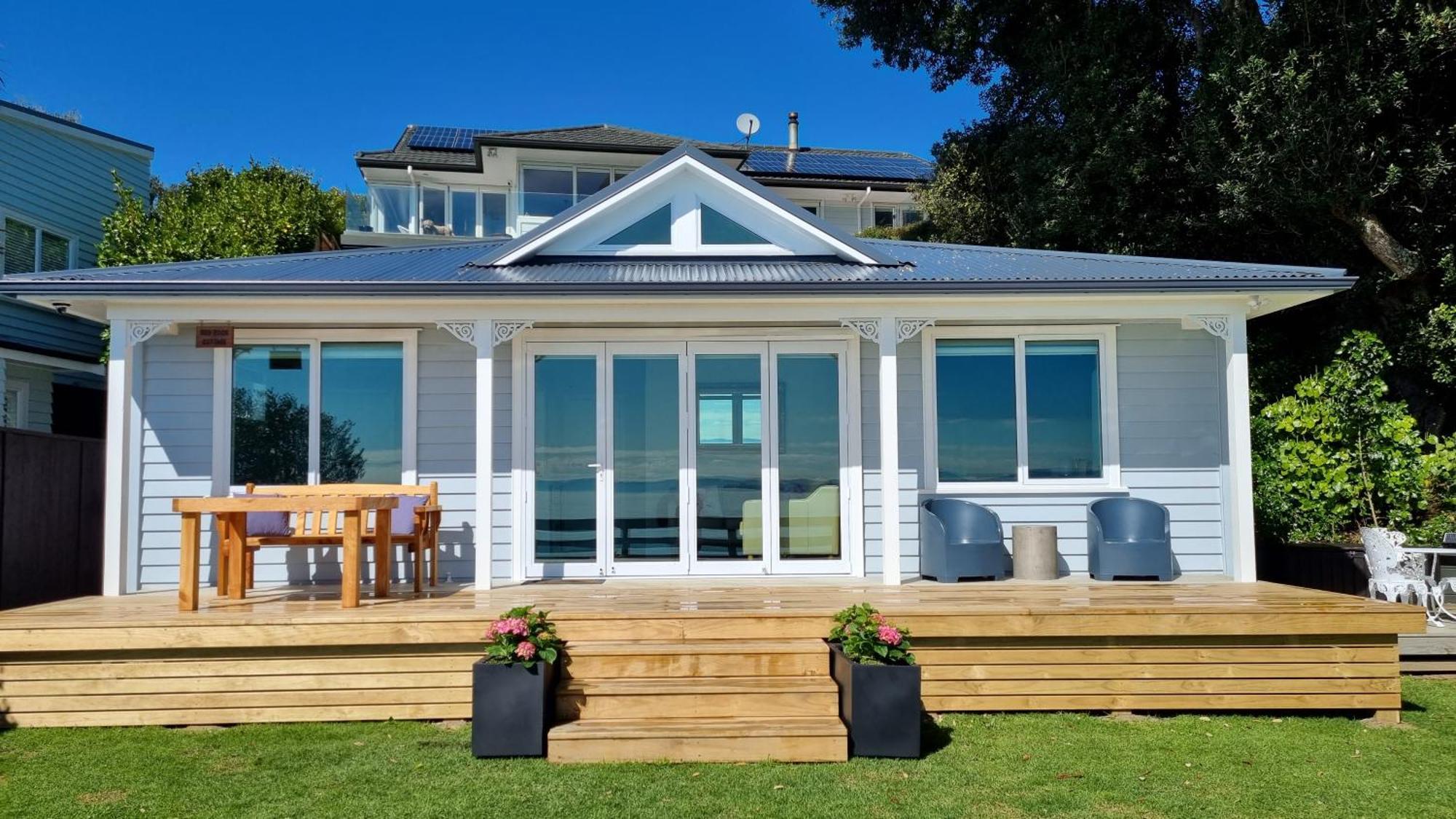 Red Rock Cottage, Beachfront Luxury Clarks Beach Extérieur photo